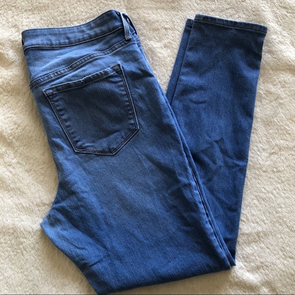 Old Navy Rockstar Jeans Mid Rise